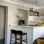 Appartement 3 Chambres Proche Champs Elysees